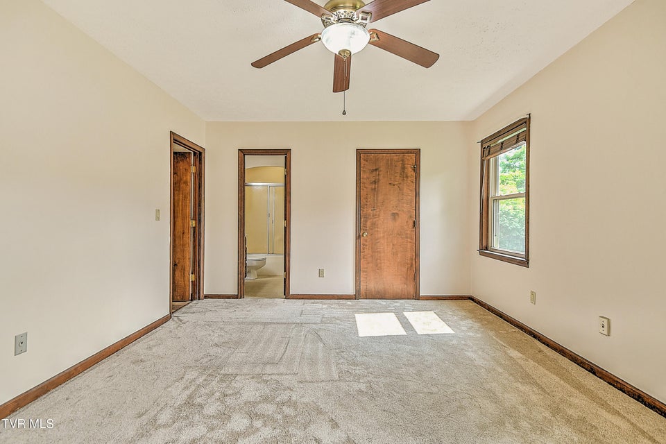 Photo #17: 1712 Lakeview Dr