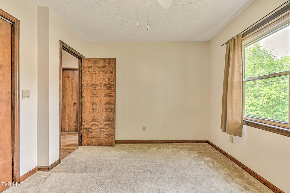 Photo #22: 1712 Lakeview Dr