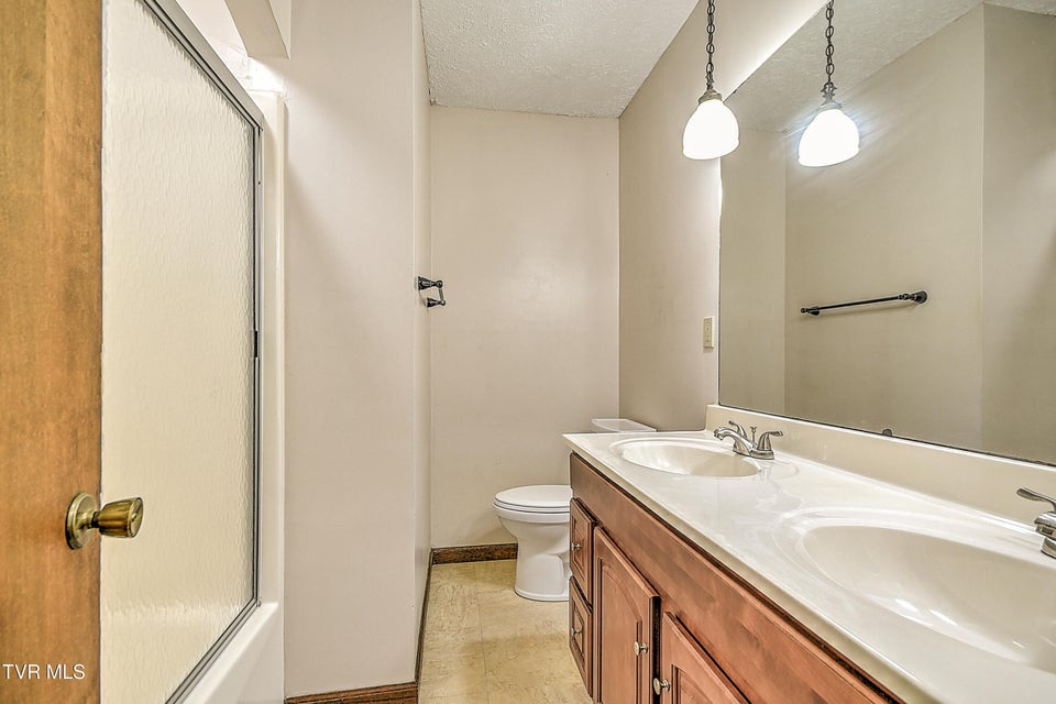Photo #24: 1712 Lakeview Dr