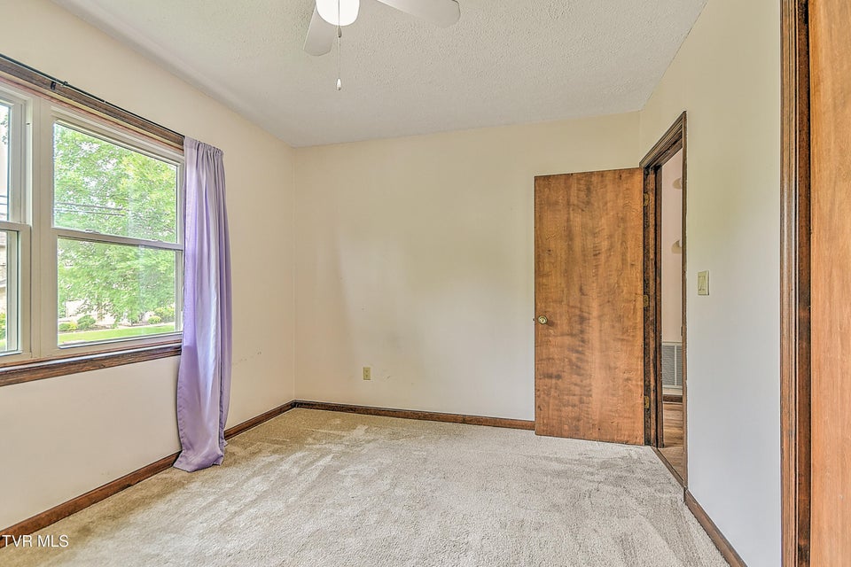 Photo #28: 1712 Lakeview Dr
