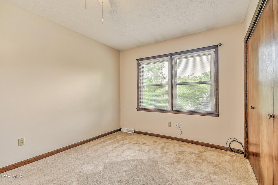 Photo #29: 1712 Lakeview Dr