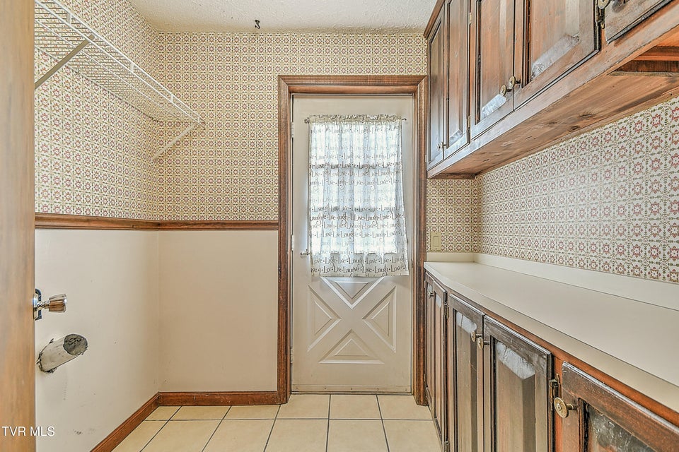 Photo #34: 1712 Lakeview Dr