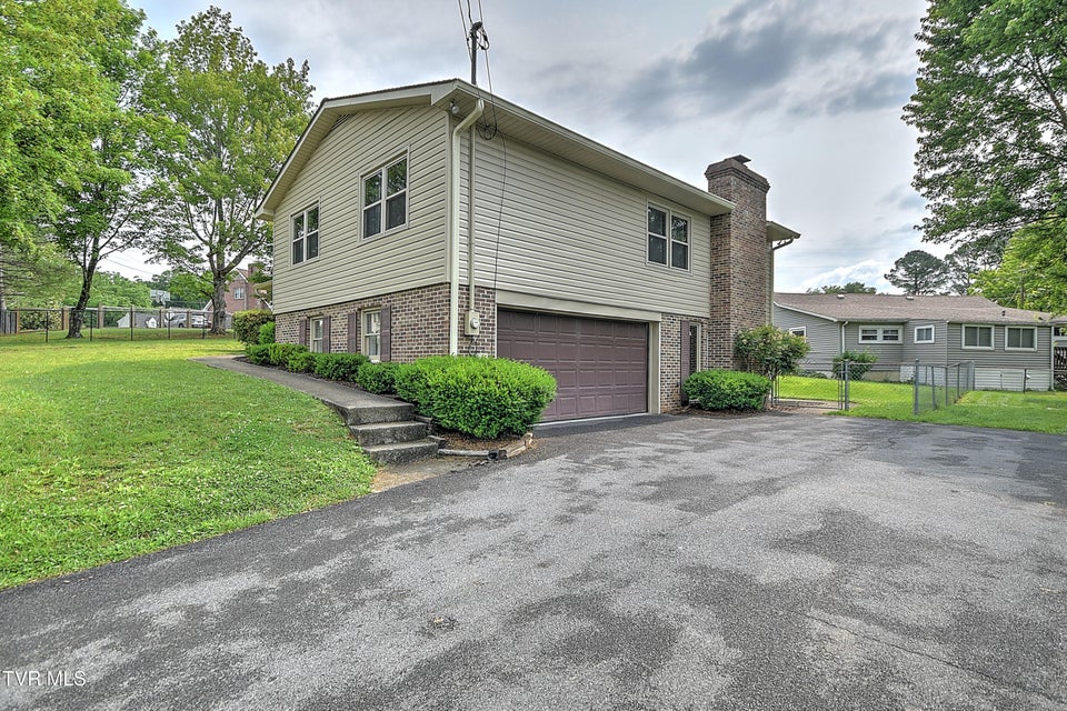 Photo #44: 1712 Lakeview Dr