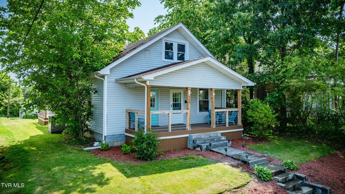 Photo #2: 905 Kentucky Avenue
