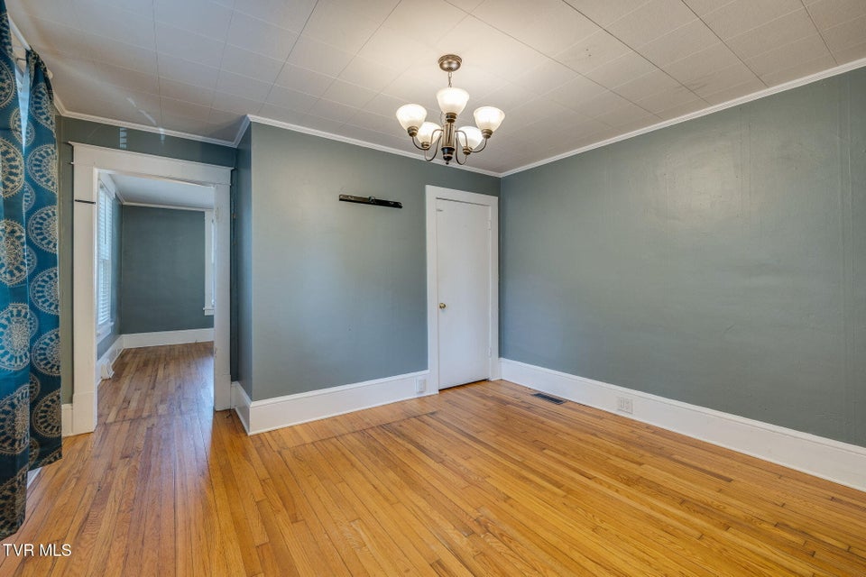 Photo #9: 905 Kentucky Avenue