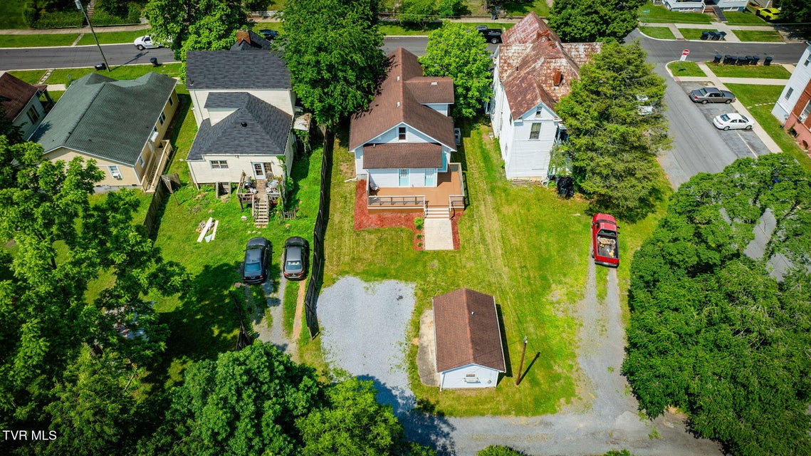 Photo #38: 905 Kentucky Avenue