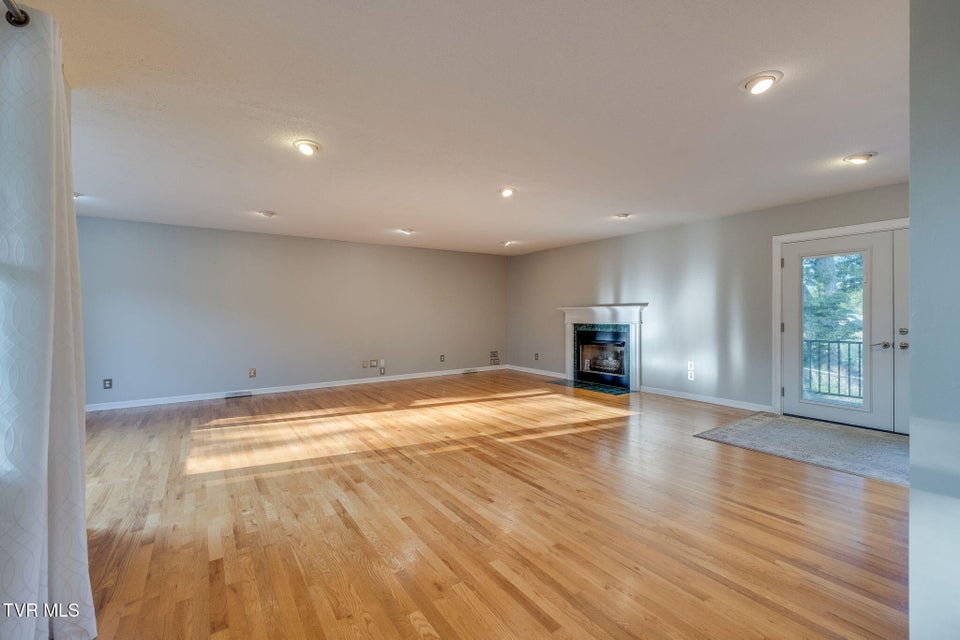 Photo #7: 1802 Fairway Drive