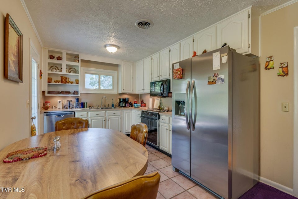 Photo #9: 228 Lakeview Circle