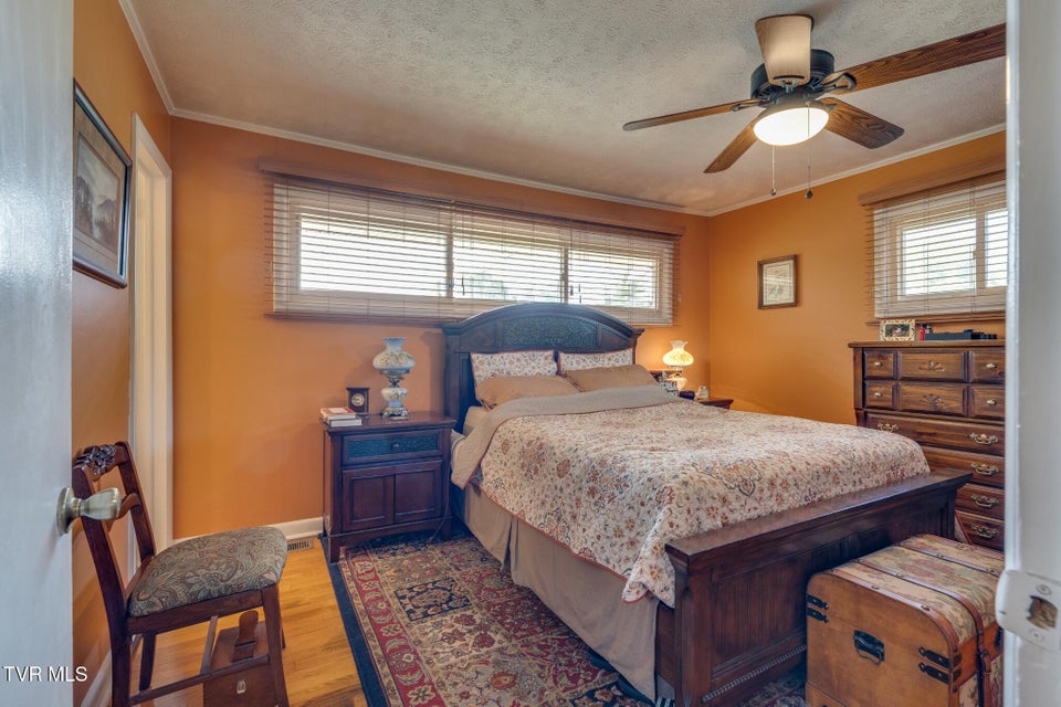 Photo #10: 228 Lakeview Circle