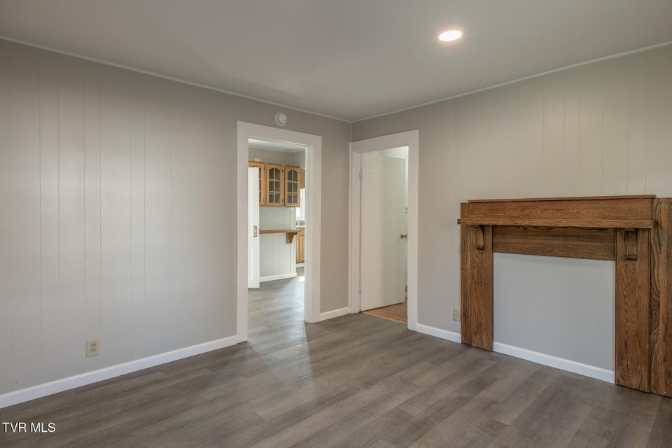 Photo #4: 457 Bernard Avenue