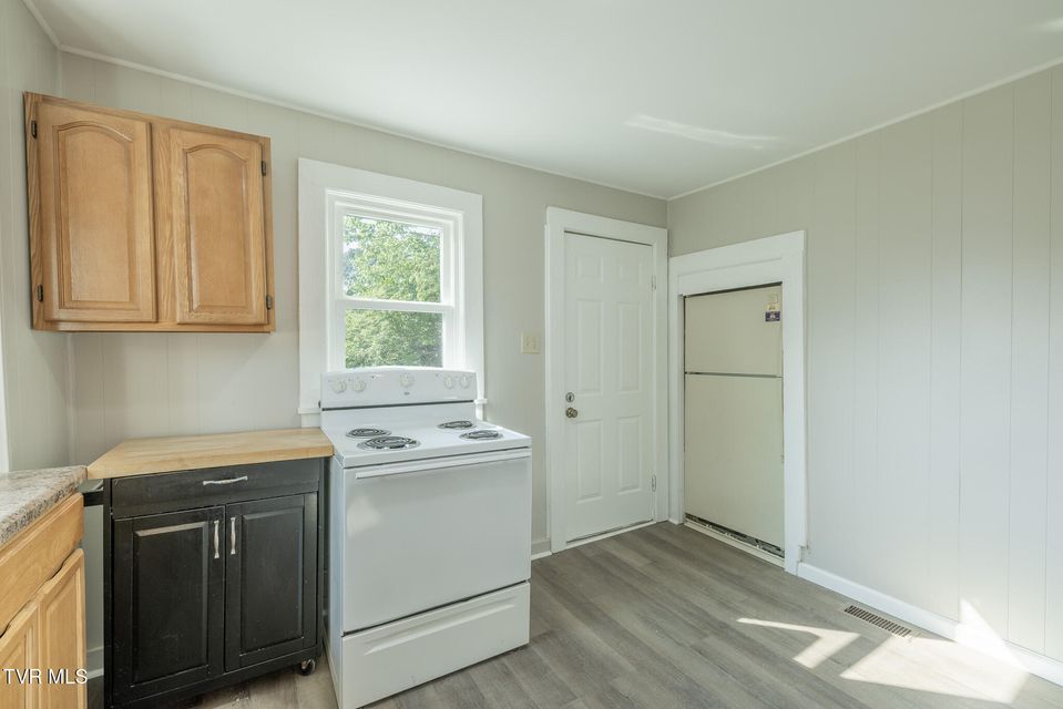 Photo #9: 457 Bernard Avenue