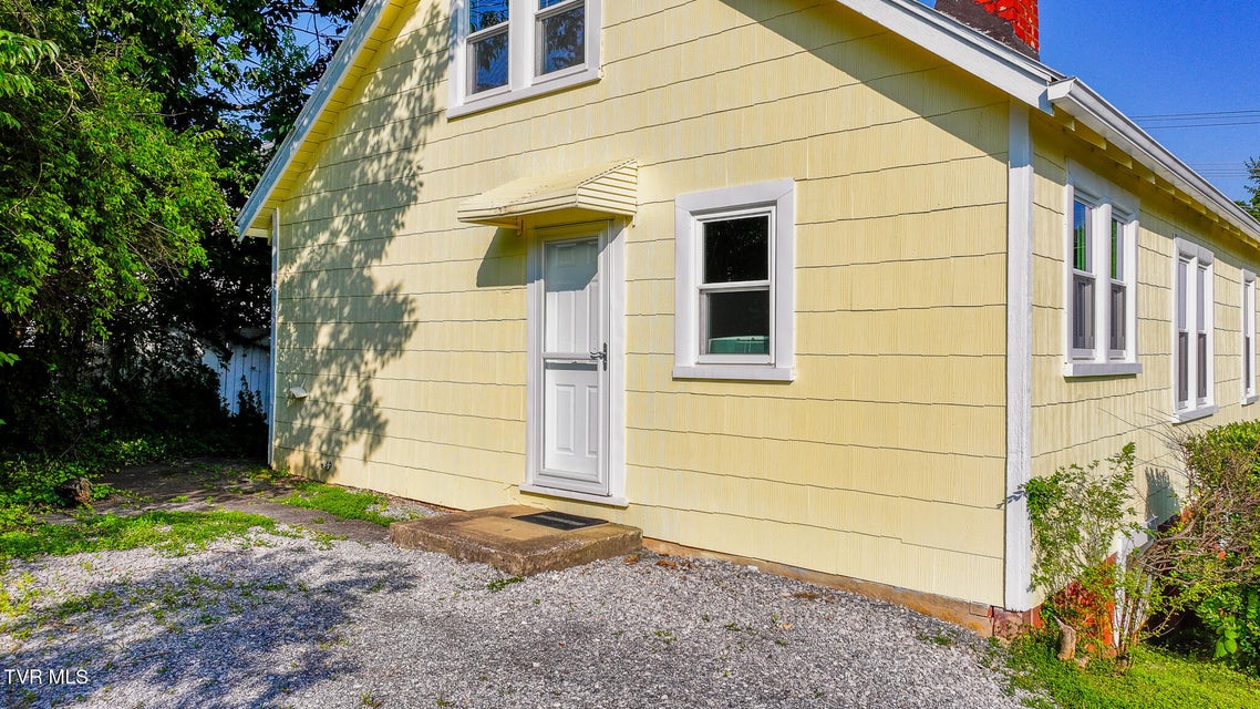 Photo #23: 457 Bernard Avenue
