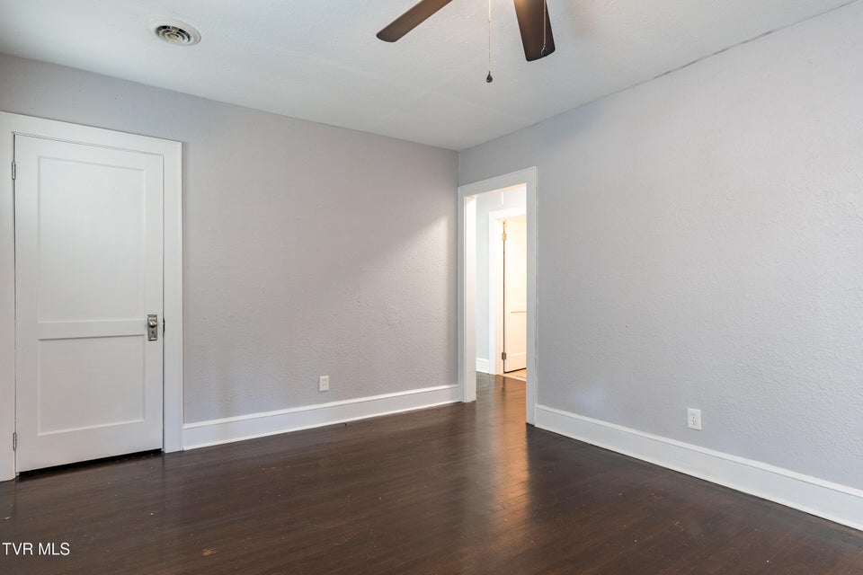 Photo #8: 147 Taylor Avenue