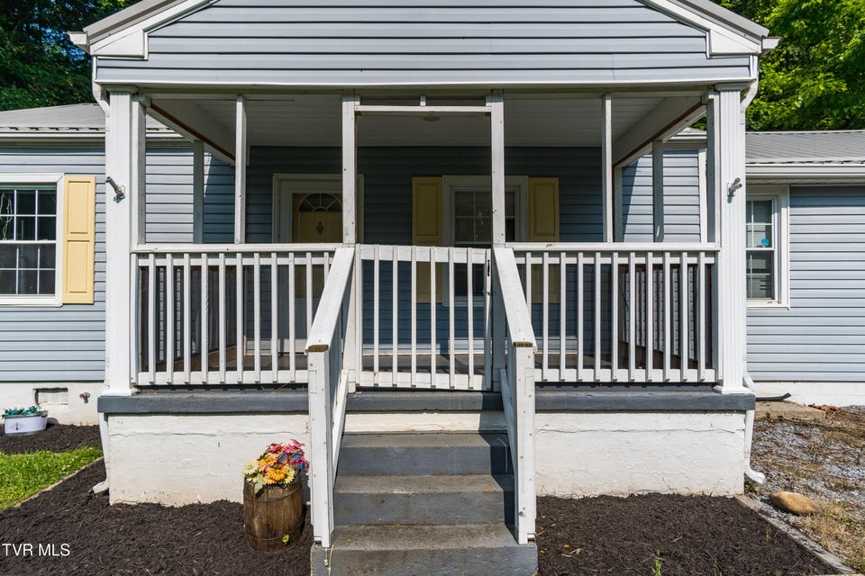Photo #5: 147 Taylor Avenue