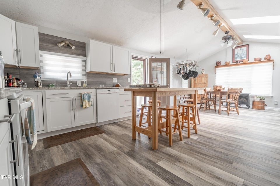 Photo #9: 9266 Forest Rd Road