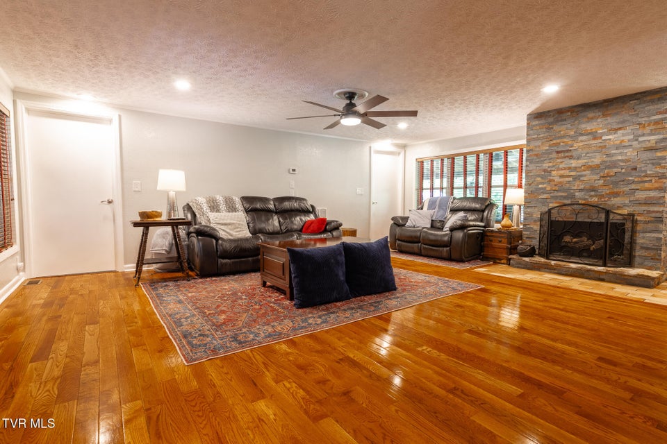Photo #7: 9266 Forest Rd Road