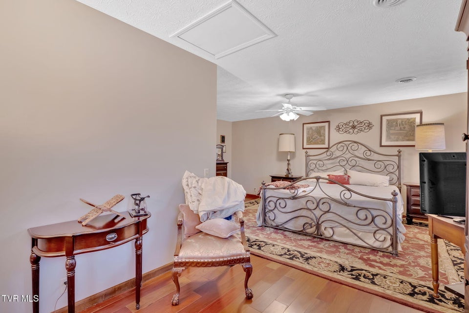 Photo #16: 115 Countryshire Court