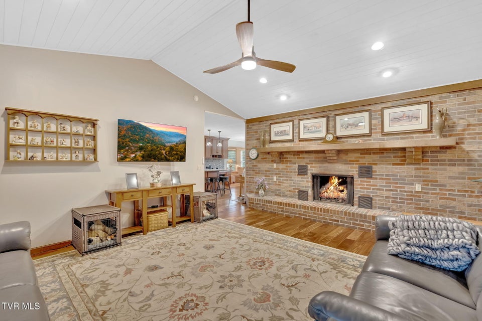 Photo #4: 115 Countryshire Court