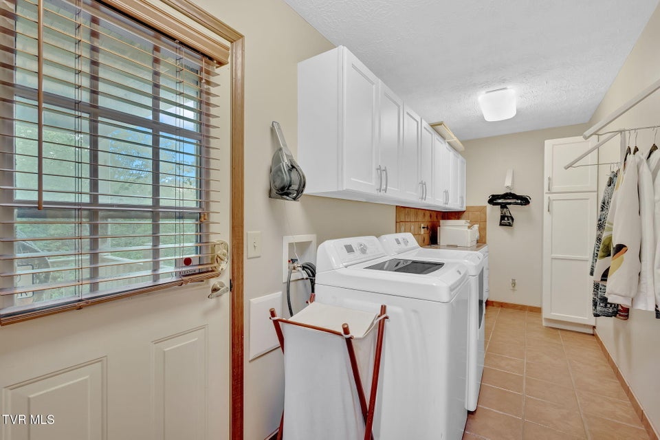 Photo #34: 115 Countryshire Court