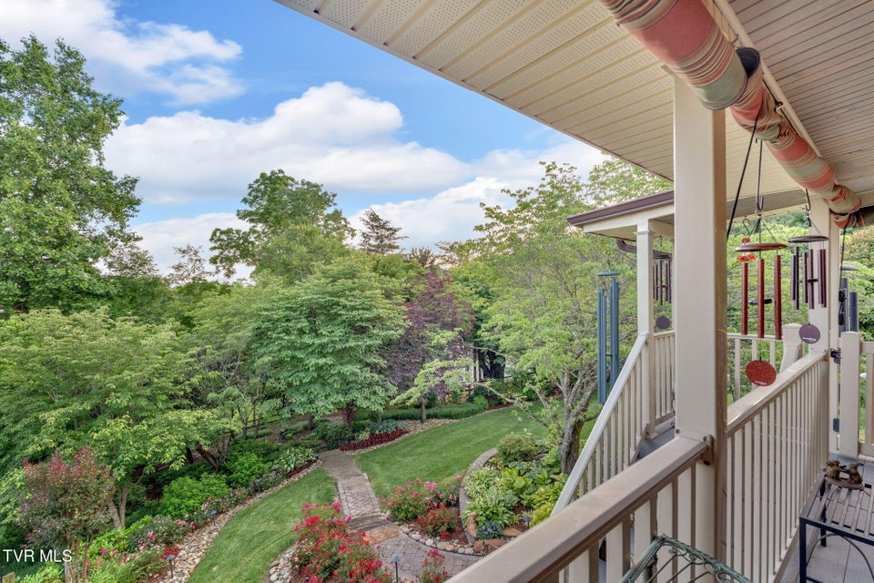 Photo #32: 115 Countryshire Court