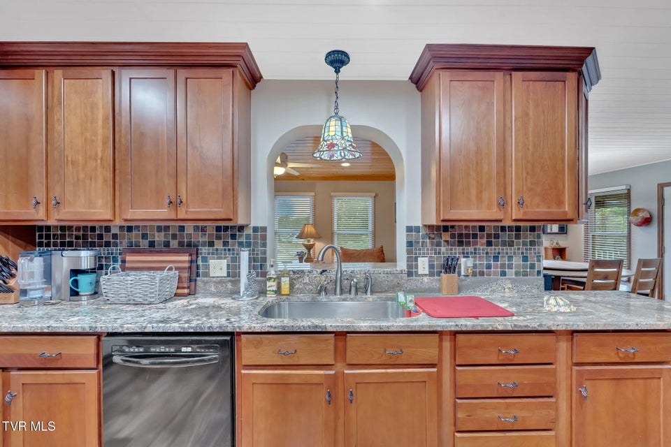 Photo #38: 115 Countryshire Court