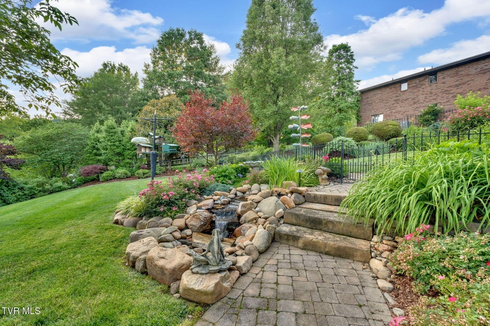 Photo #7: 115 Countryshire Court