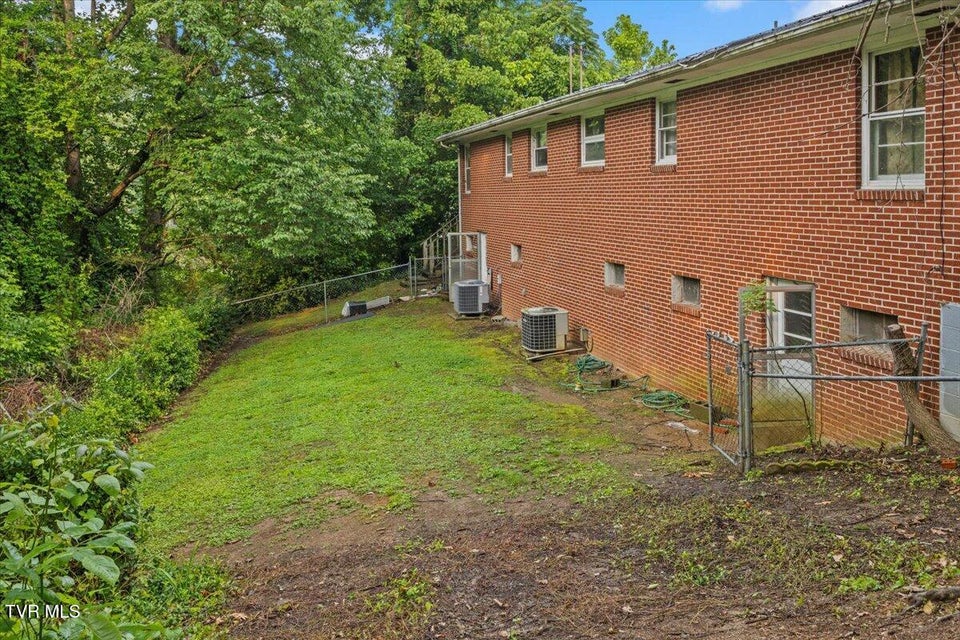 Photo #9: 104 & 106 Hickory Drive