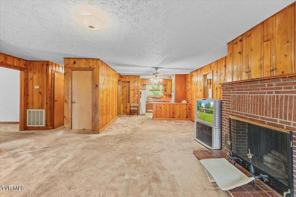 Photo #14: 104 & 106 Hickory Drive