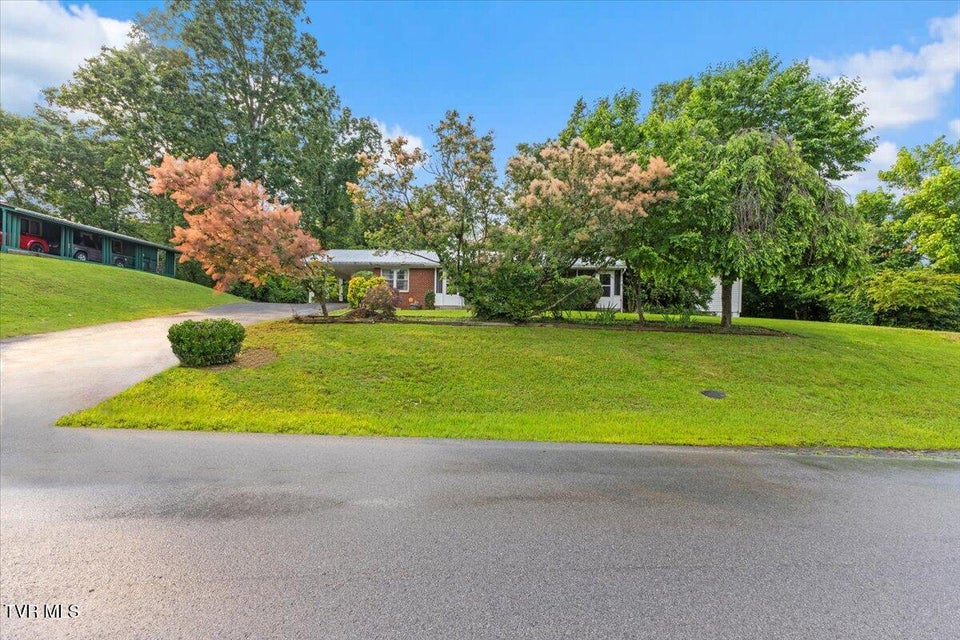 Photo #4: 104 & 106 Hickory Drive