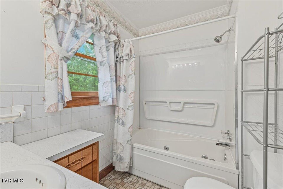 Photo #18: 104 & 106 Hickory Drive