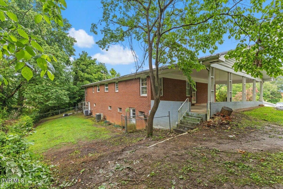 Photo #8: 104 & 106 Hickory Drive