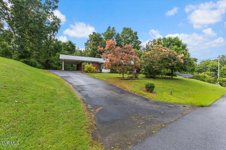 Photo #10: 104 & 106 Hickory Drive