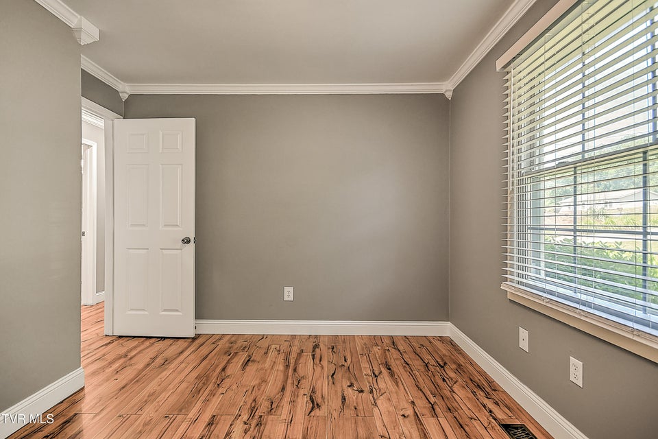Photo #11: 19577 Greenbriar Drive
