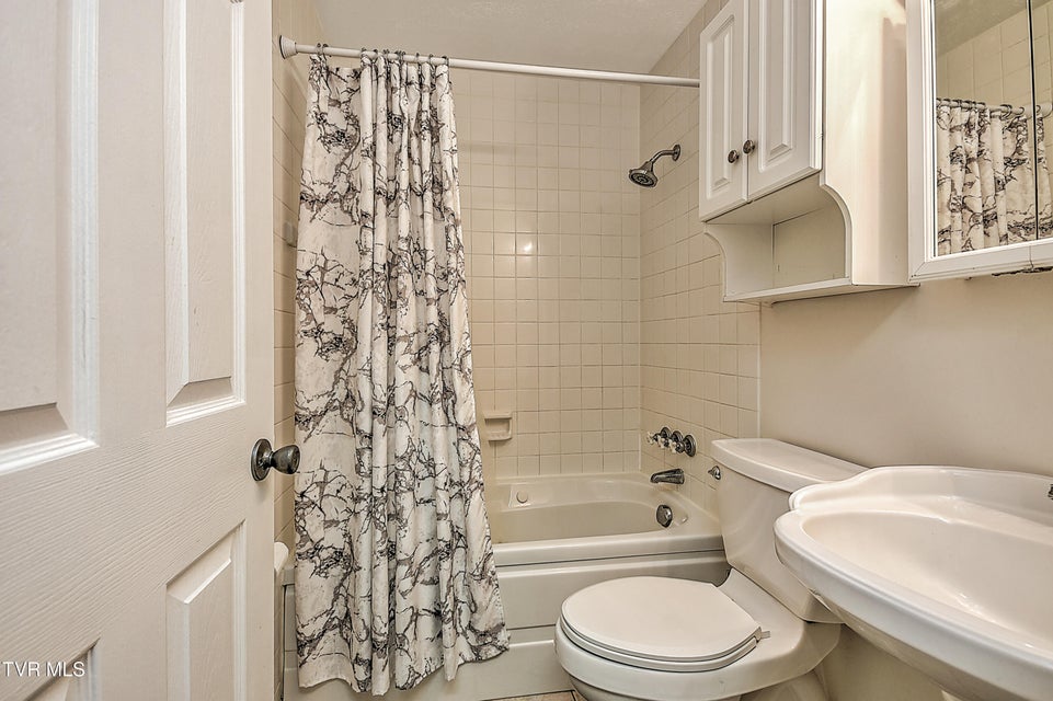 Photo #19: 19577 Greenbriar Drive