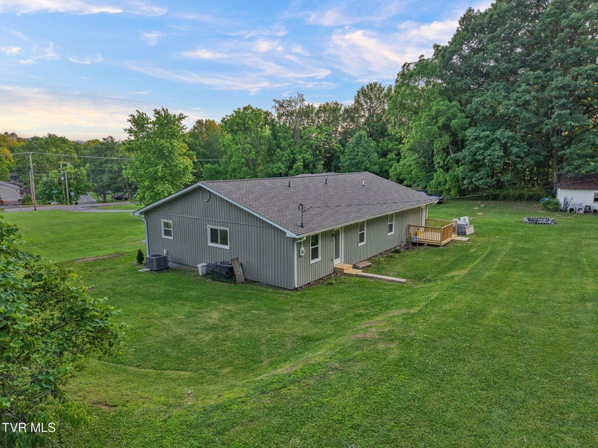 Photo #5: 1318 Lakeview Drive