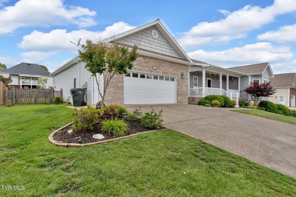 Photo #2: 1162 Glen Abbey Way
