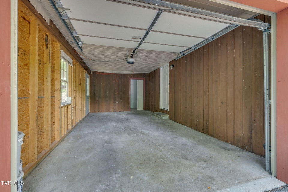Photo #25: 3 Monteray Court