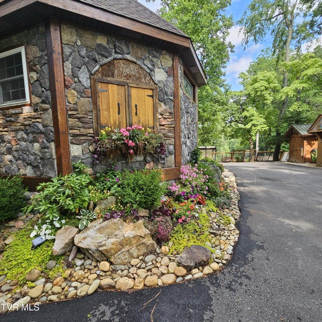 Photo #3: 438 Willow Springs Road