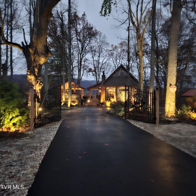 Photo #10: 438 Willow Springs Road
