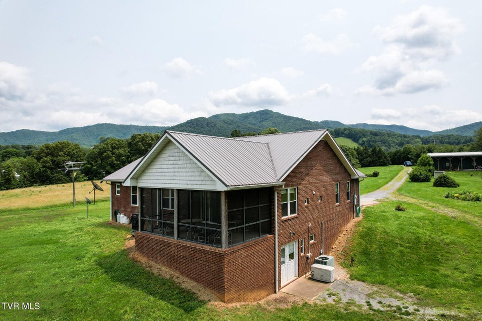 Photo #5: 872 Doyle Davis Road