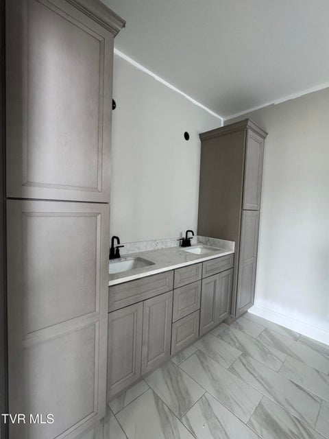Photo #11: 126 Dry Kiln Court