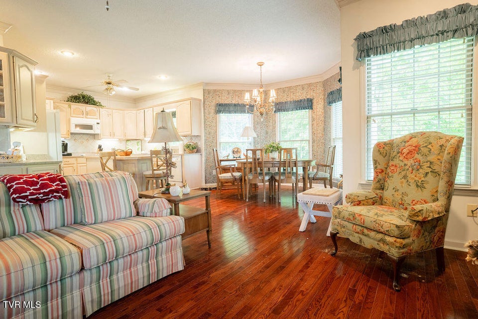 Photo #15: 204 Shadowood Drive