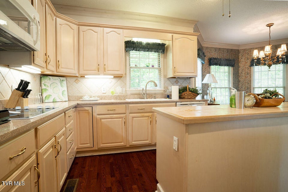 Photo #18: 204 Shadowood Drive
