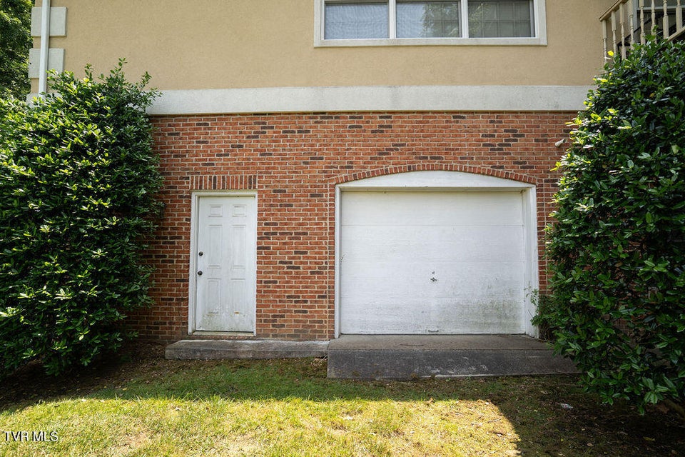 Photo #46: 204 Shadowood Drive