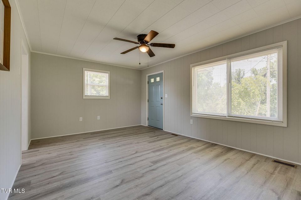 Photo #7: 3909 Bond Drive