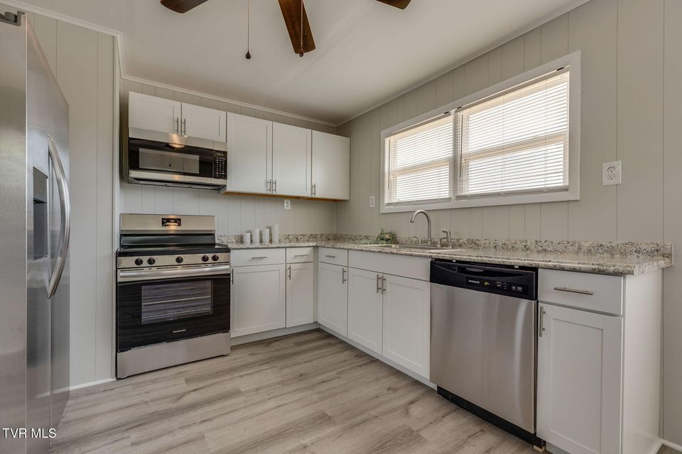 Photo #12: 3909 Bond Drive
