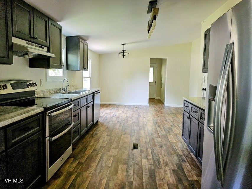 Photo #21: 8929 Gateway Drive
