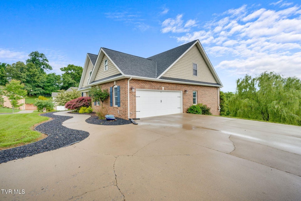 Photo #3: 601 Tomahawk Drive