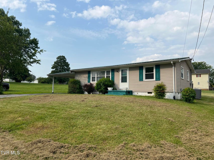 Photo #2: 118 Bowers Street