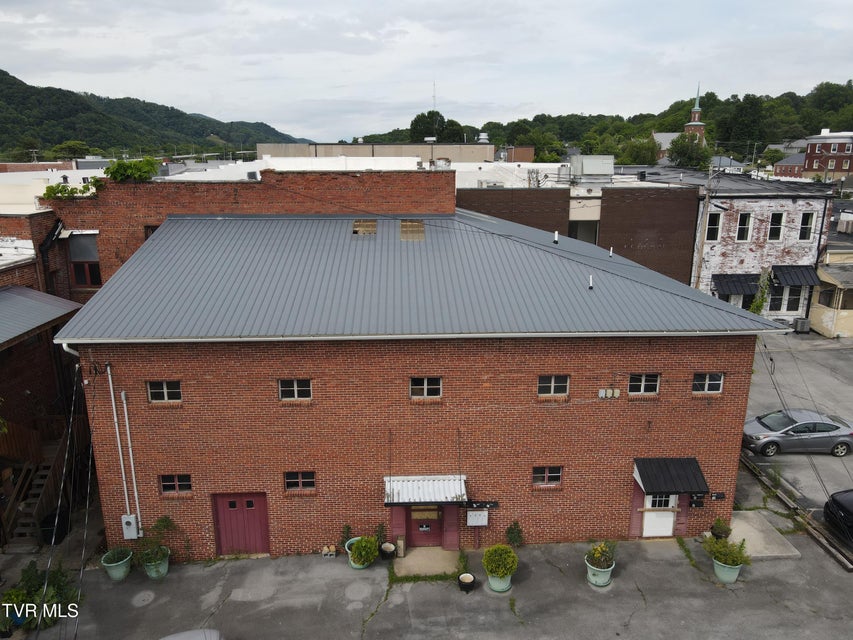 Photo #4: 205 Union St